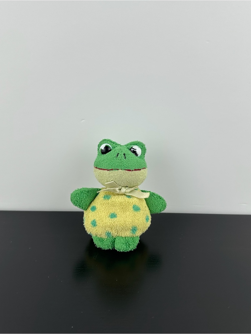 Russ Berrie RARE Luv Bunch Mini Puffs Frog 3.5” Green Yellow Toad Plush Luv Pets